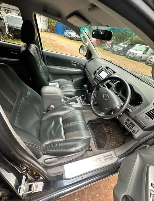 Dezmembrez Toyota Hilux 3.0 Invincible 2006-2015