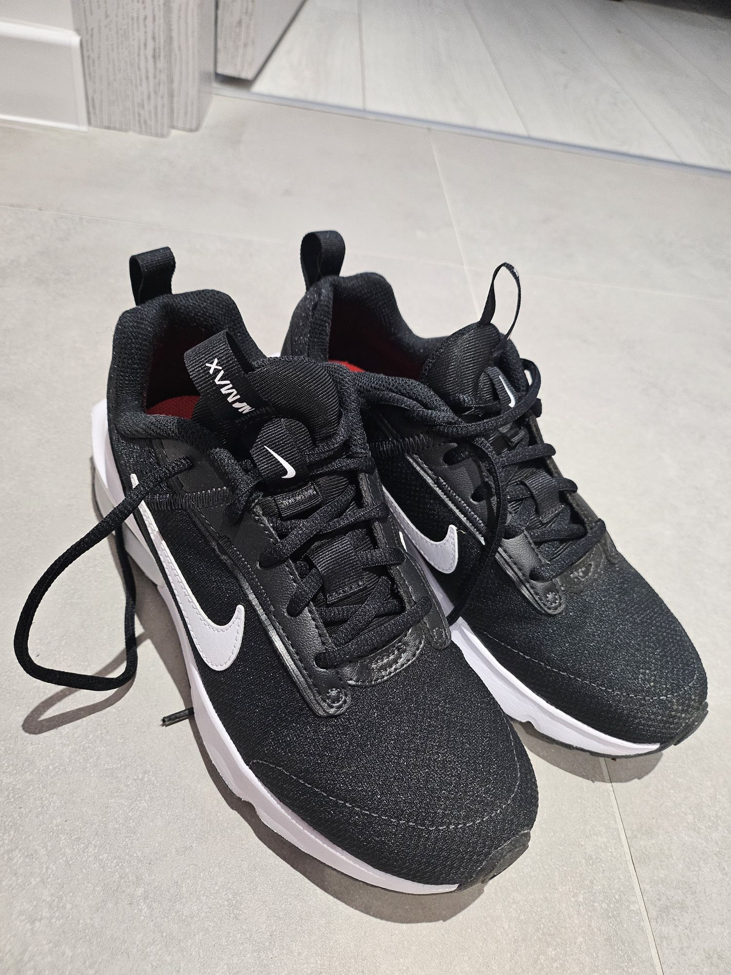 Дамски маратонки Nike