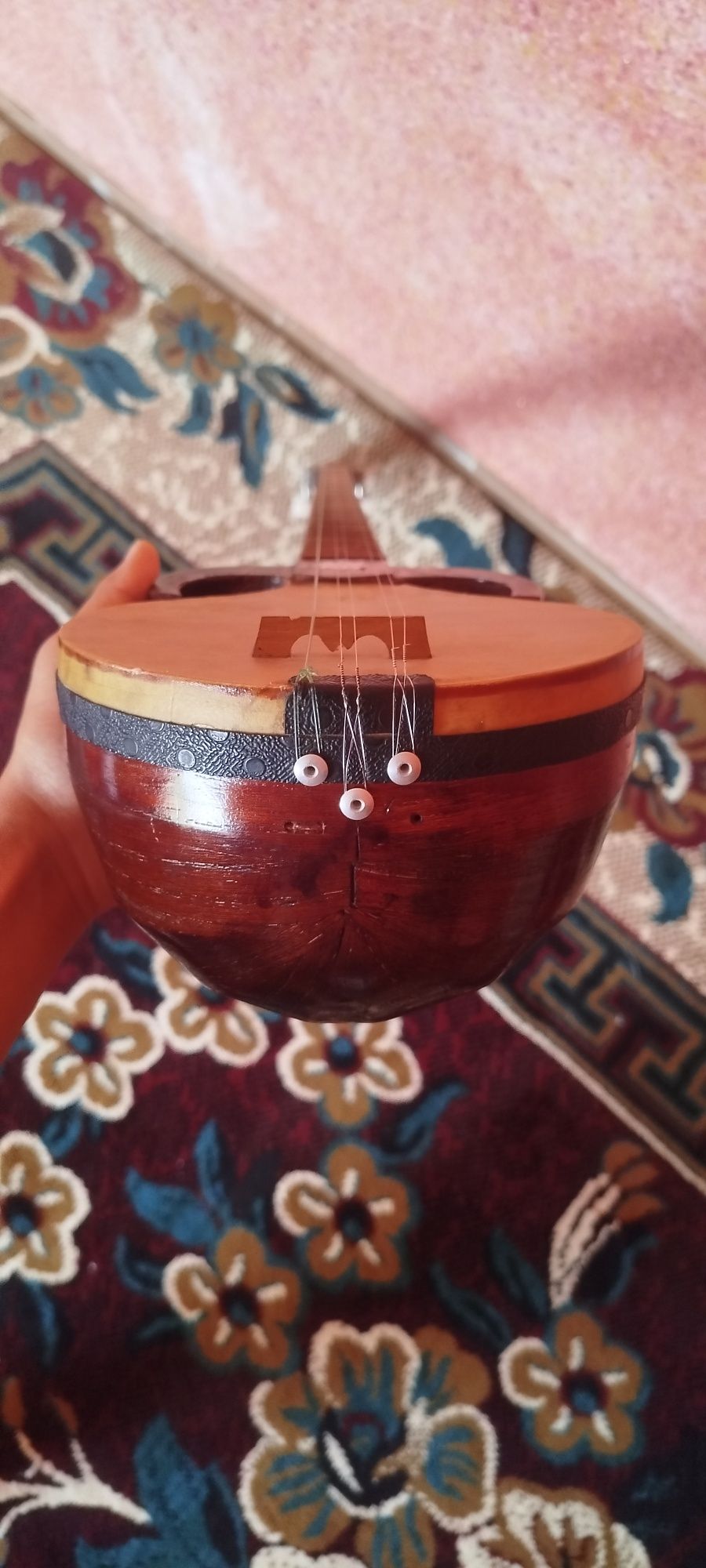 Rubob srochno sotiladi (oʻquvchilar uchun)