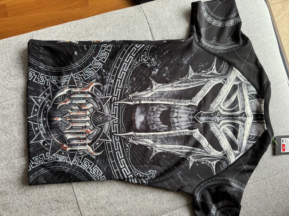 Venum Gladiator 5.0 Men's Short Sleeve Rashguard - Black/Silver size M