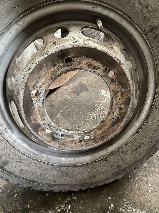 Резервна гума и крик