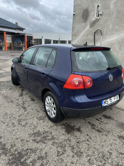 Golf v 2.0TDI.