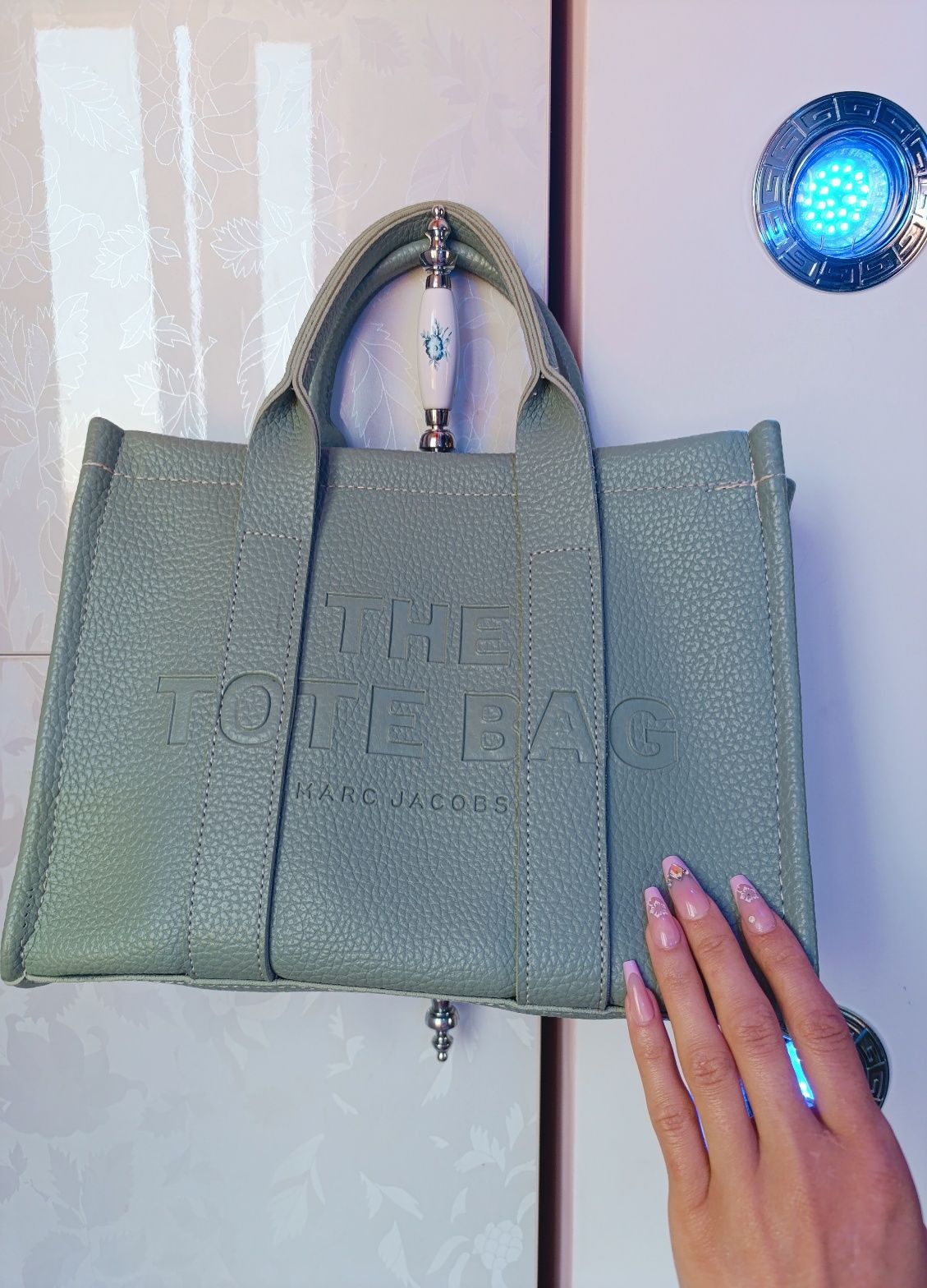 Чанта от змийска кожа Caprisa и Tote bag by Marc Jacobs