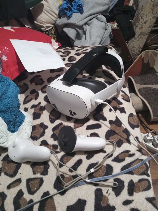 Quest 3 s  de vanzare