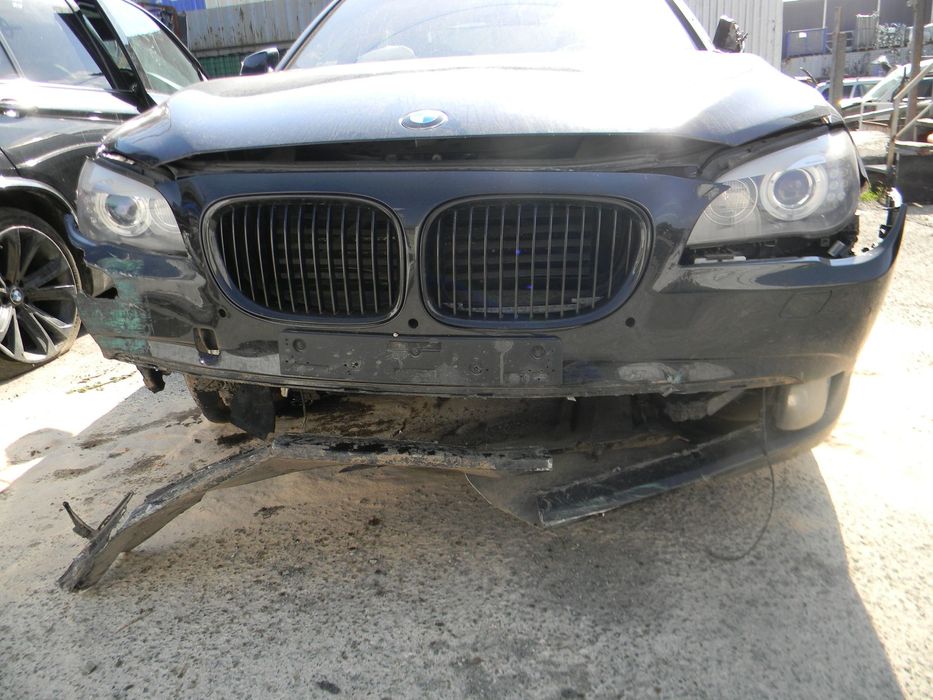 Dezmembrari  BMW 7 (F01, F02, F03, F04)  2008  > 2015 750 i Benzina