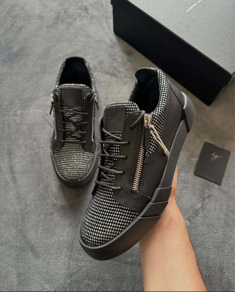 Giuseppe Zanotti 43