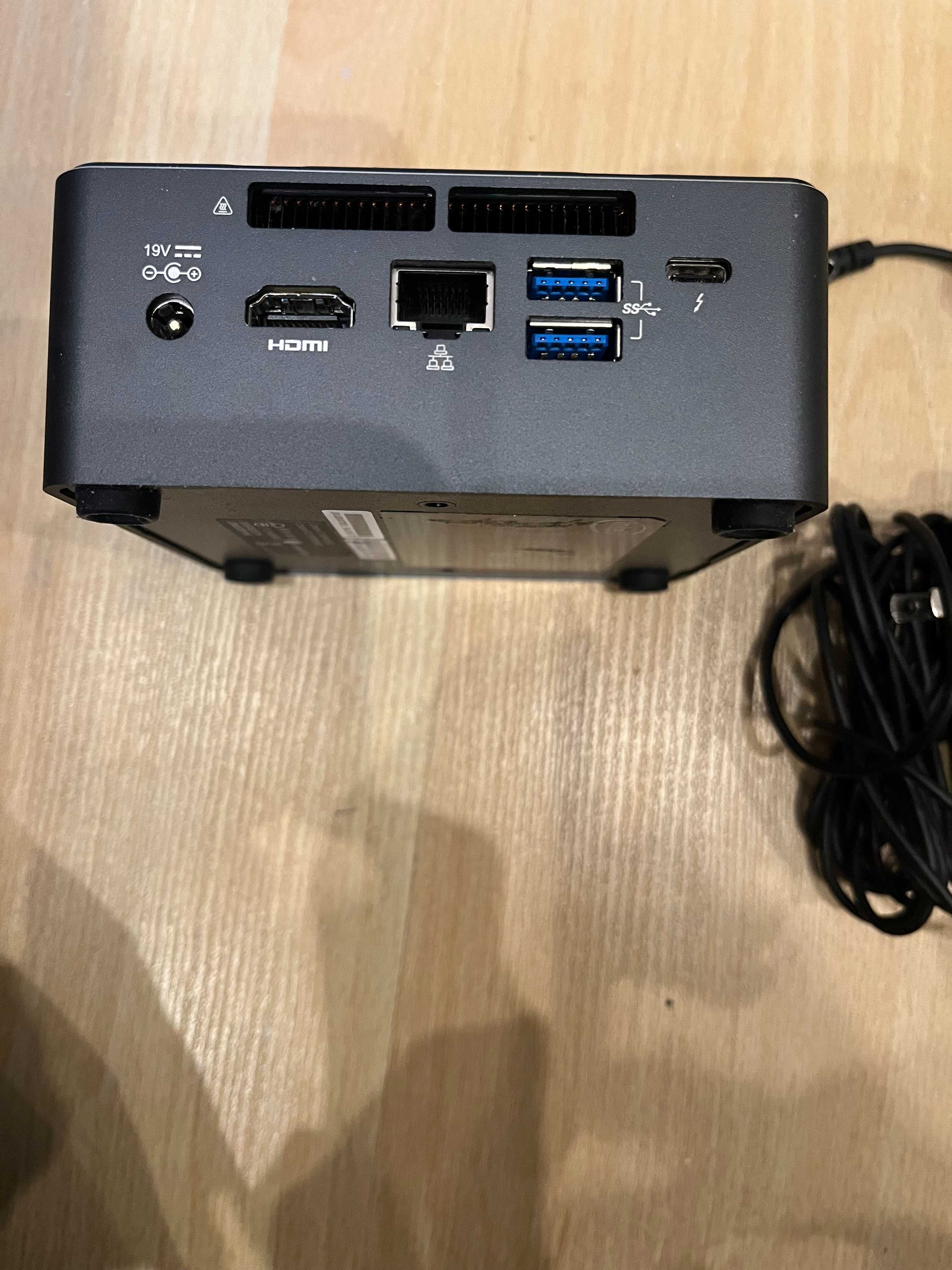 Intel NUC 7i 7BNH, мини компьютер