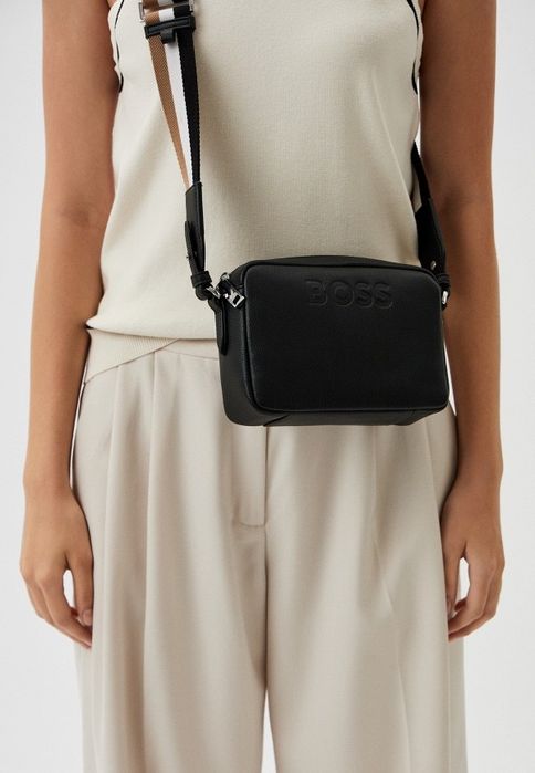 Hugo Boss оригинална чанта