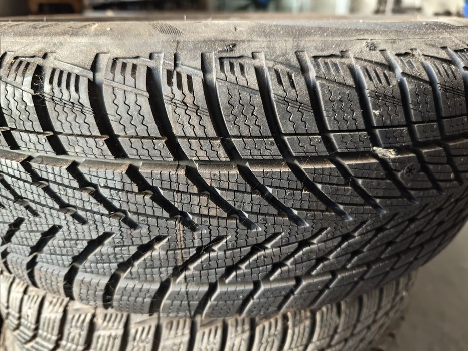 Гуми зимни с джанти GoodYear