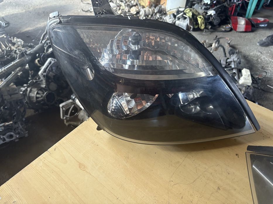 Renault Scenic rx4 2002 година  Фарове