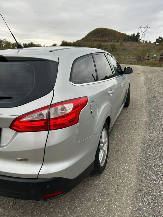 Vând ford focus 2013