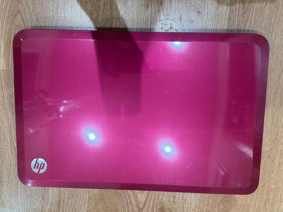 Лаптоп HP pavilion за части иначе работи с една забележка