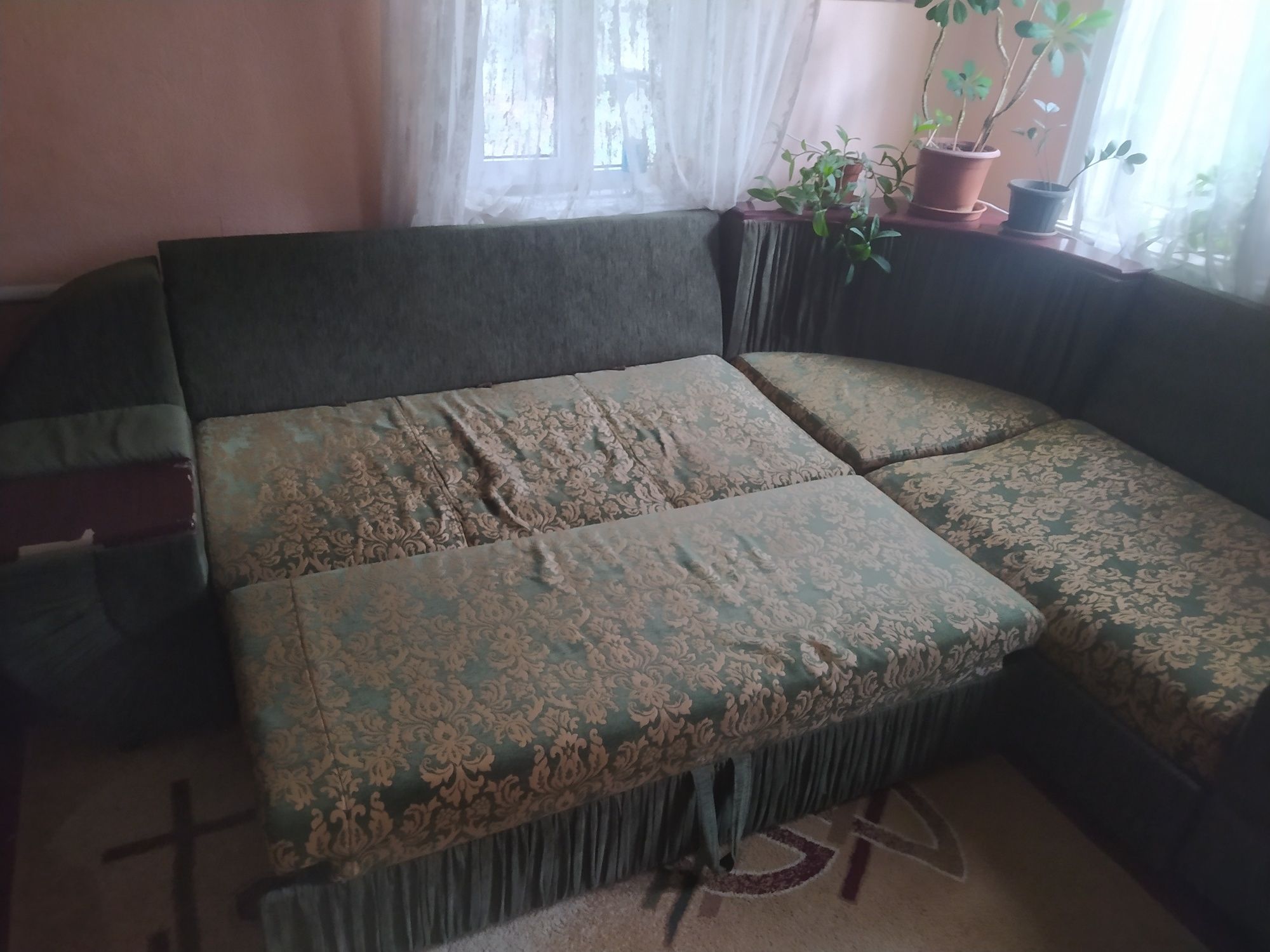 Продам диван угловой