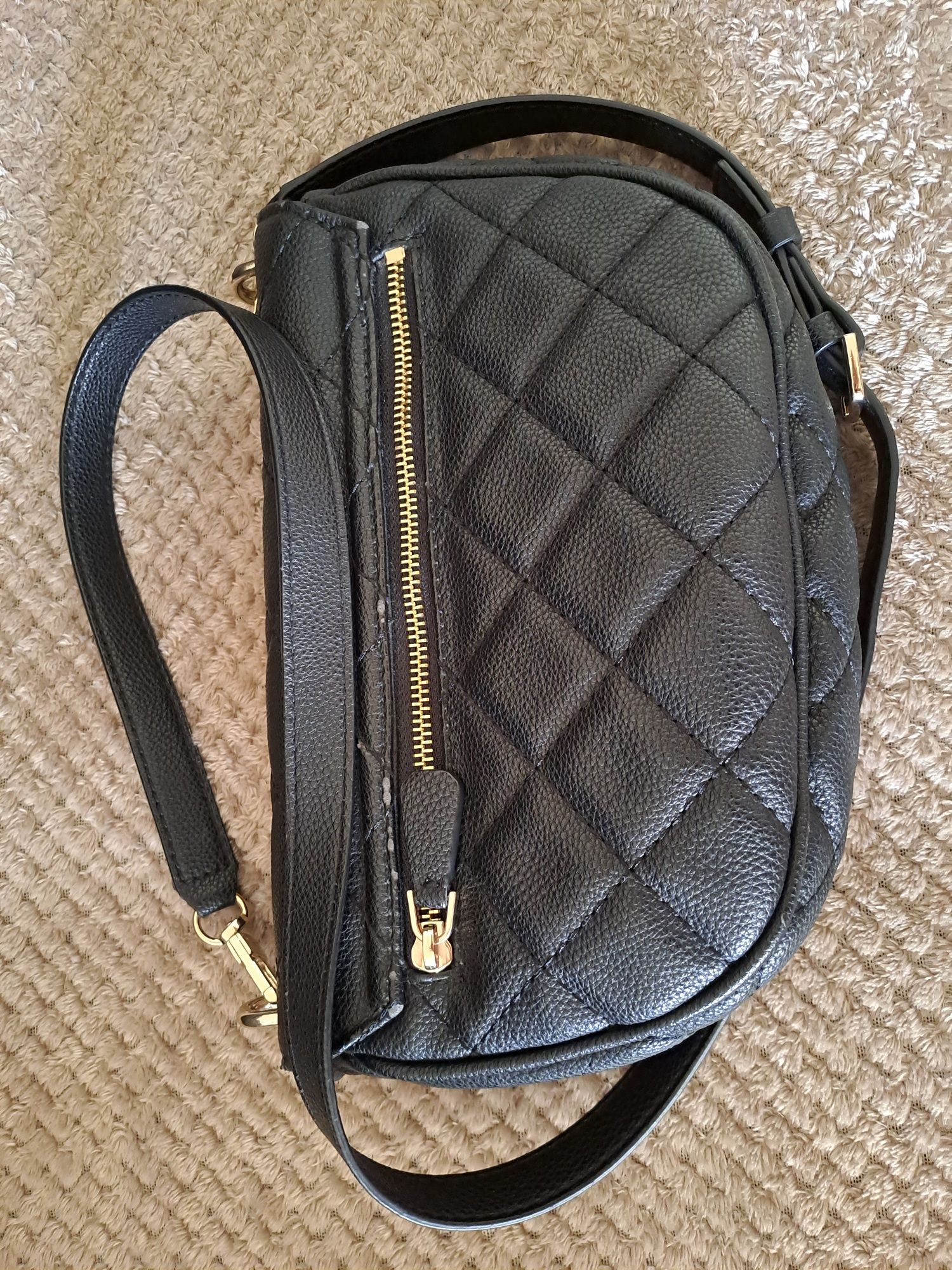 Чанта Guess черна