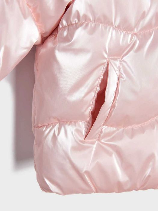 Капитонирано холограмно яке