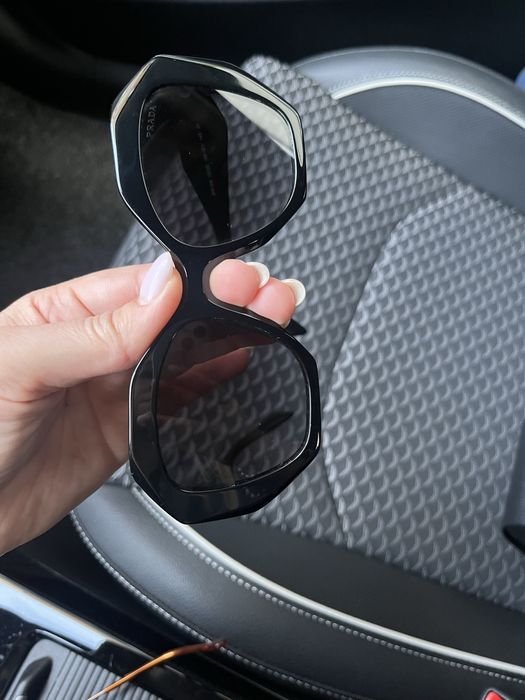 Слънчеви очила Prada