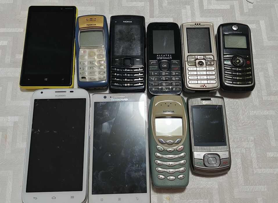 Продавам колекция телефони