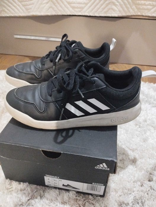 Маратонки Adidas