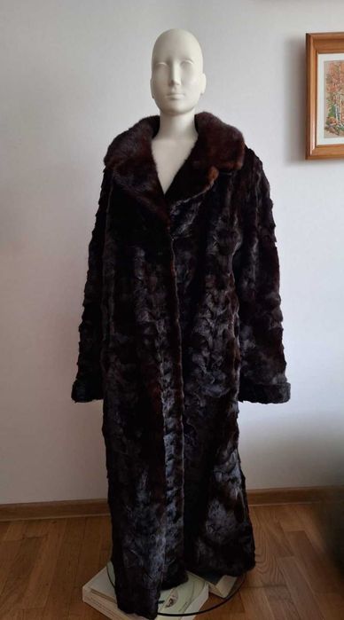 Haină lungă din blană naturală – elegantă, stare foarte bună