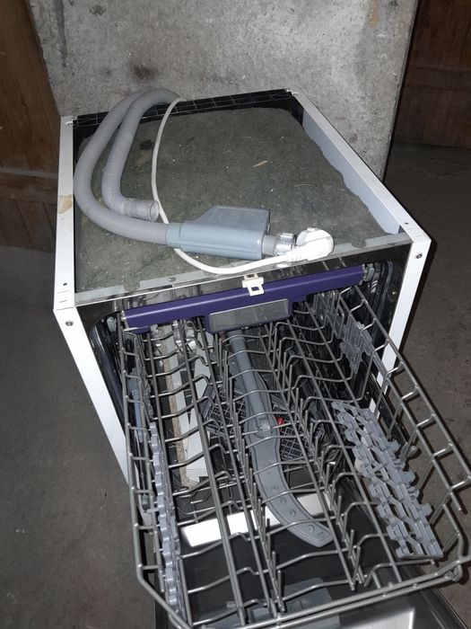 Съдомиялна за 6 комплекта.