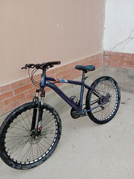 Горный велосипед в отличном состояний торг есть