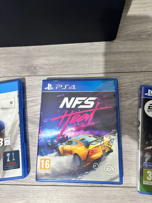 Vand PlayStation 4 500gb aproape nou