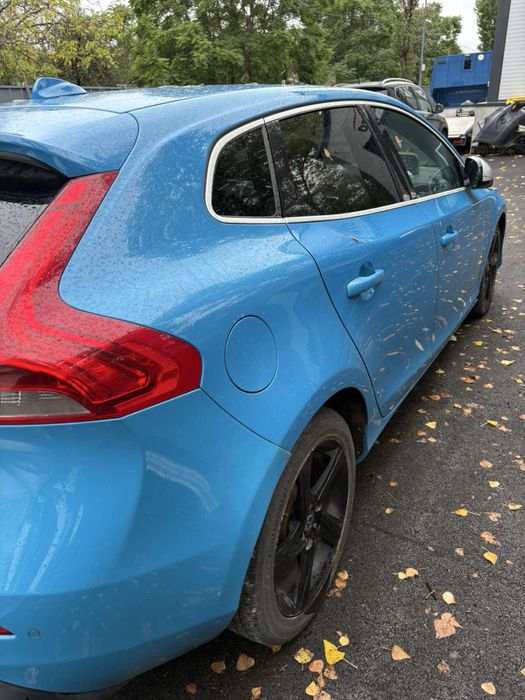 Volvo V40 D3 R-Design НА ЧАСТИ