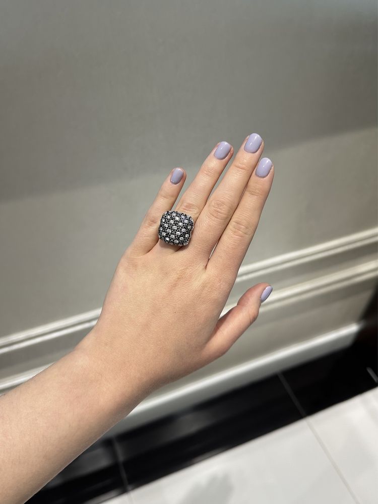 Кольцо с черными и белыми бриллиантами ~2.45 ct.
