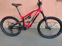 Bicicleta electrica full suspension Dvo Rockmachine