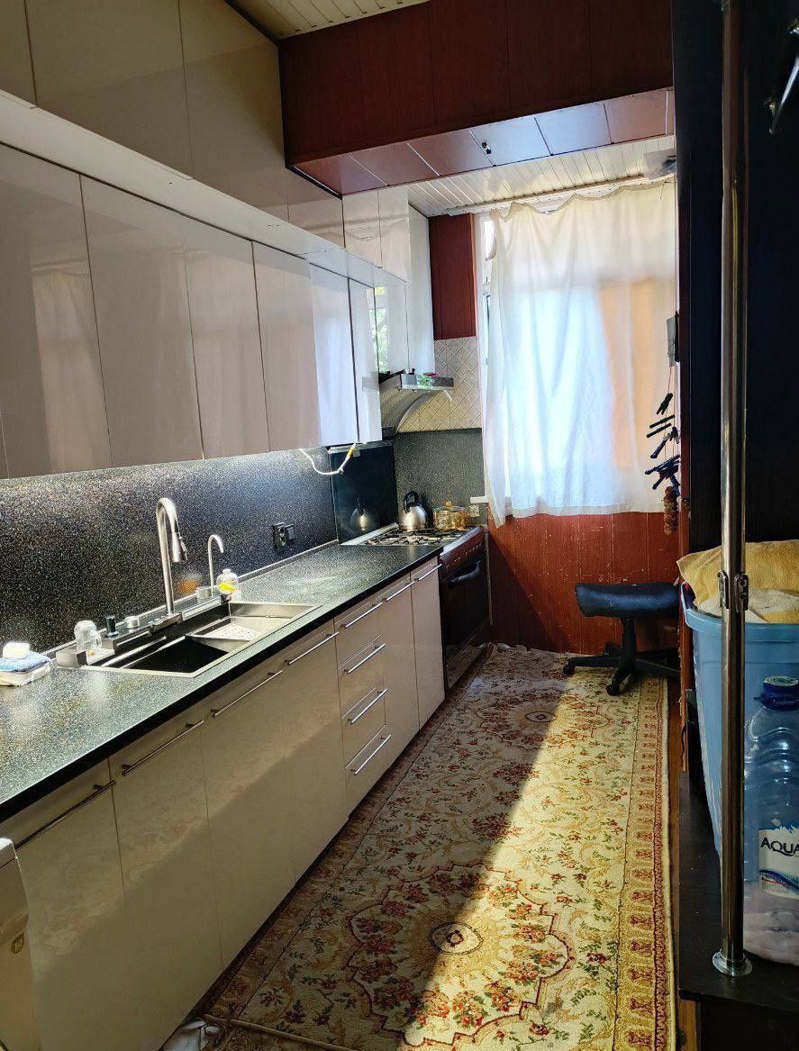 Коракамиш 1/4 4/2/4 средни ремонт 84м2 ипотека