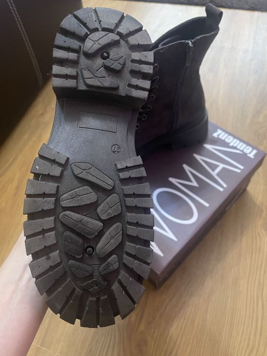 Велурени боти в кафяв цвят