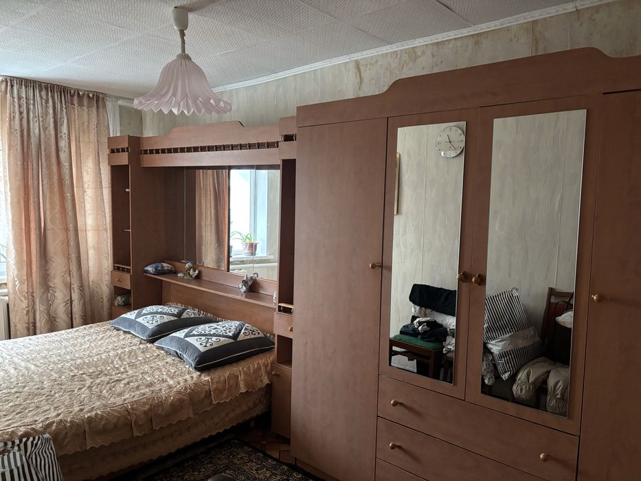 Продам спальный гарнитур