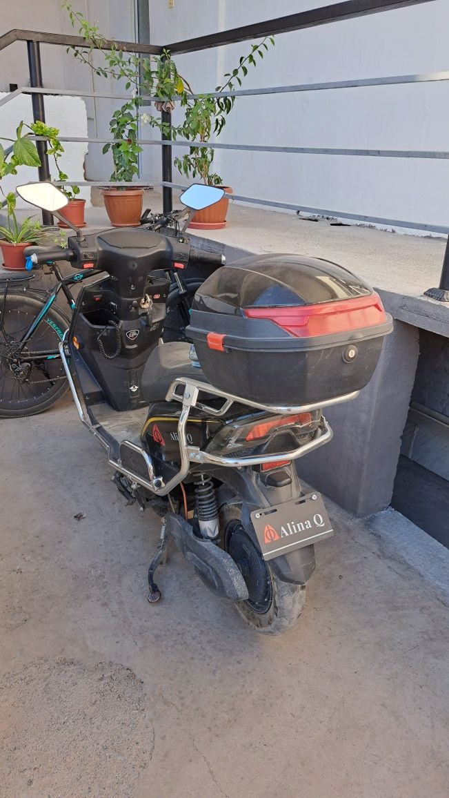 Elektroniy skuter