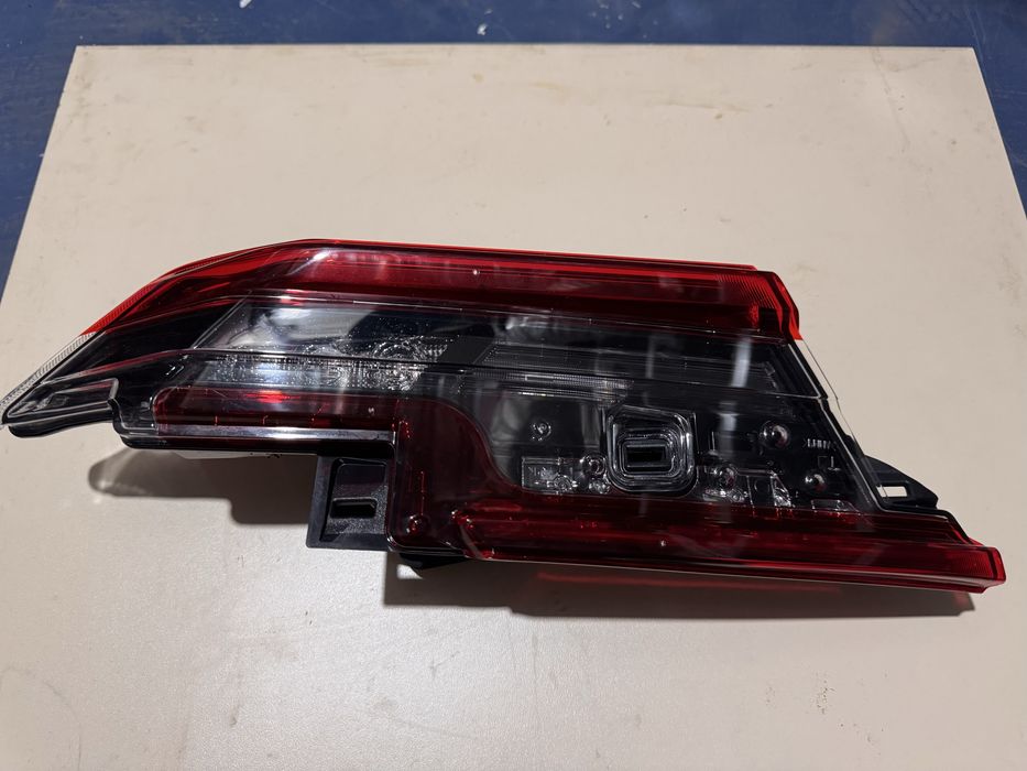 Задняя фара камри 80 оригинал