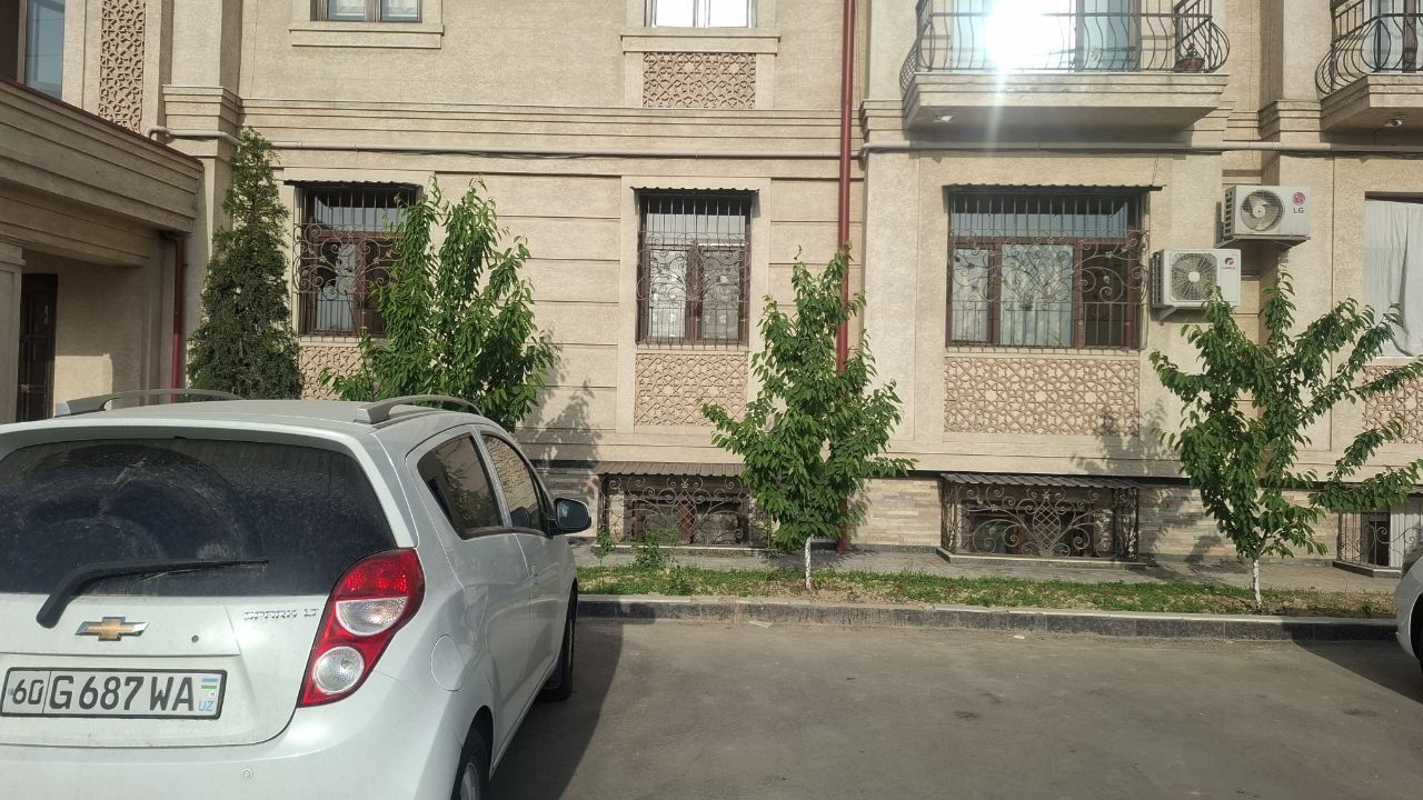 4 комнатная дуплекс квартира (140м²)