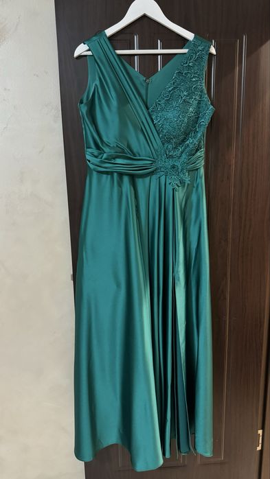 Рокля за официален повод с цепка размер М