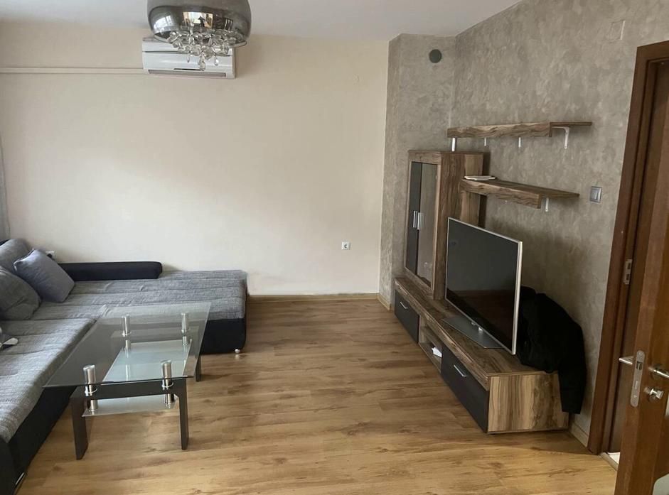 Дава се под наем Етаж от къща в Пловдив, Гагарин - 100 кв.м за 600 € - Снимка #1