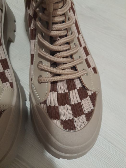 Bascheți dama înalți