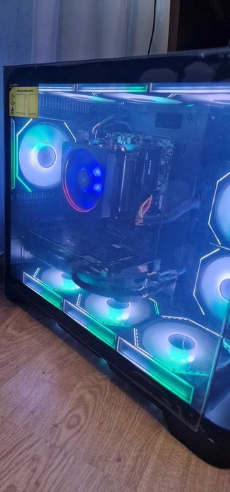 Геймърски компютър Rtx 4070 super 5700x3d
