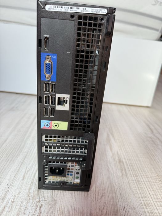 Продавам два компютъра DELL