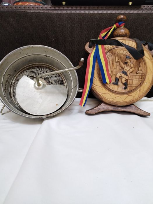 Ploscă și storcător