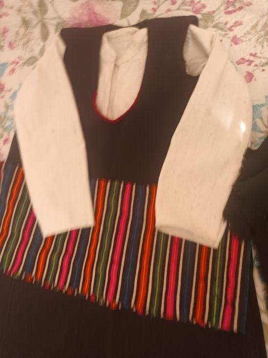 Продавам Тронска носия