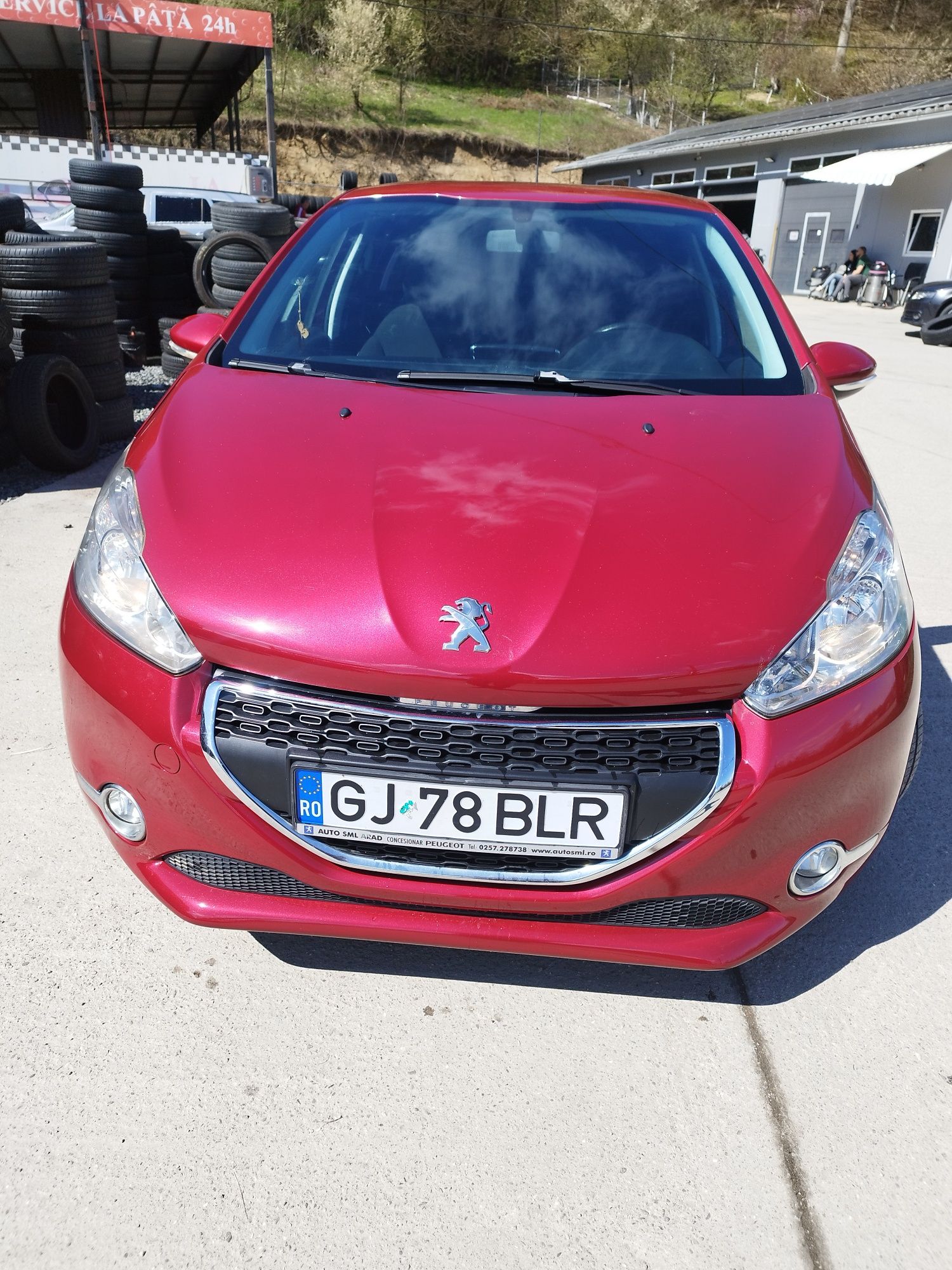 vind Peugeot 208 1,4 hdi 2014
