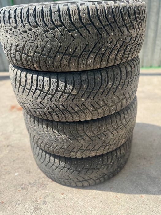 Прдам комплект зимней резины Cordiant R16.