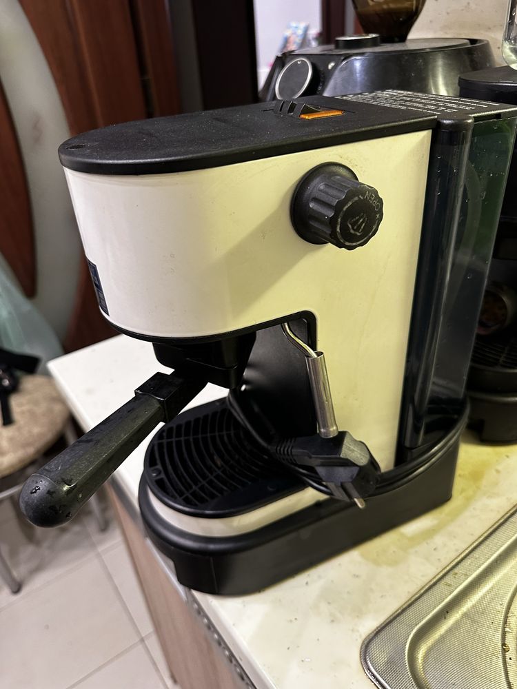 Кафемашина с капсули lavazza blue