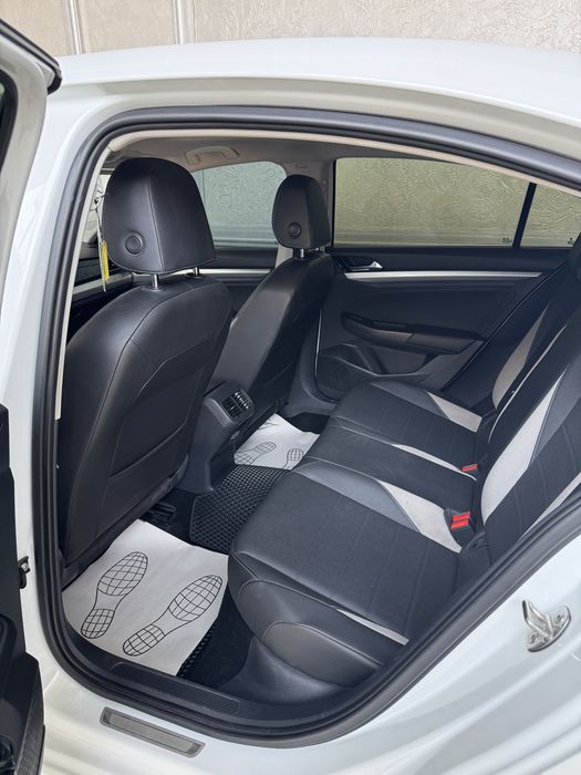 Volks wagen E Bora elektro mobil zapas hodi 280