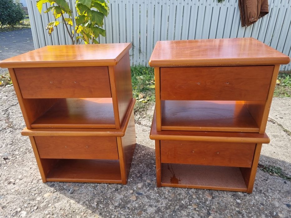 Noptiere mici ieftine