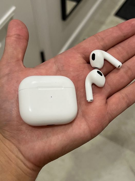 airpods, apple         .