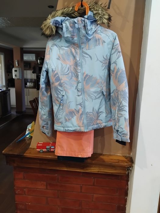 Ски екип Roxy за 8 г.