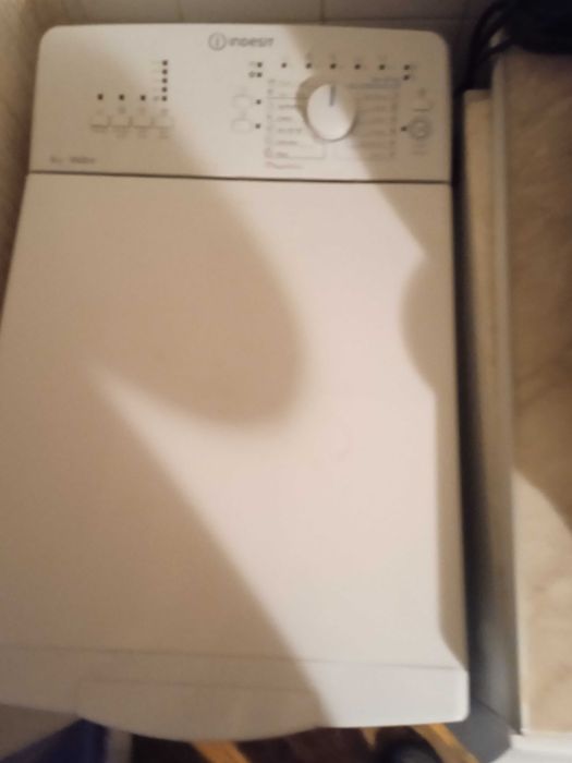 Пералня с горно зареждане Indesit BTW L50 300 EU/N